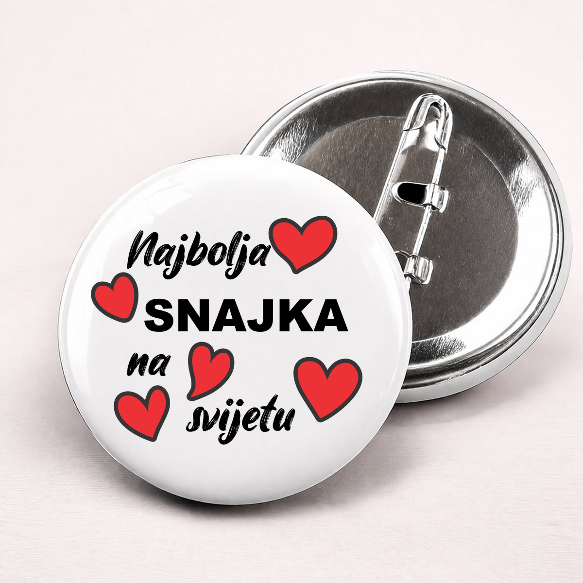 Najbolja snajka na svijetu 2 - Bedževi – prikaz izdelka