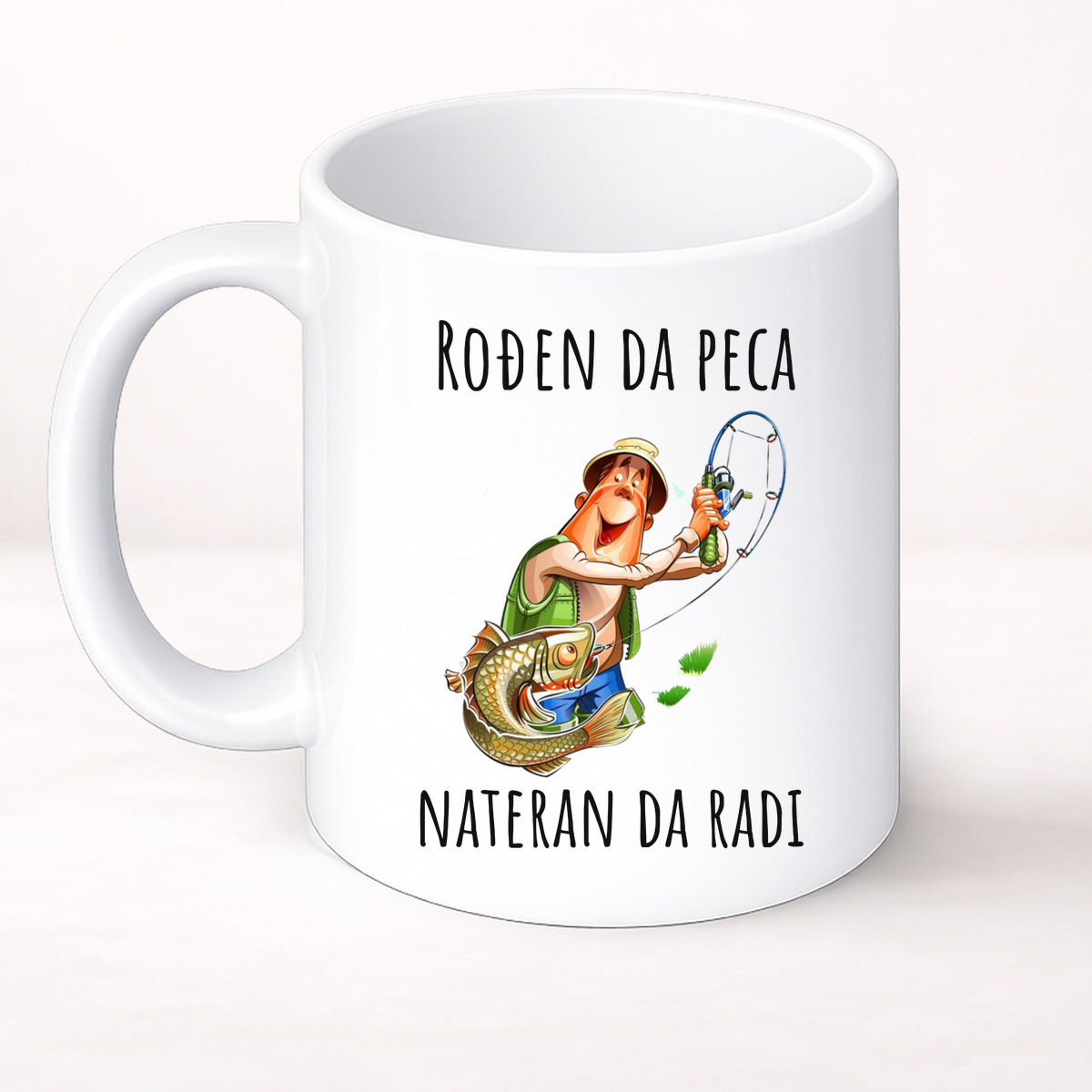 Rođen da peca nateran da radi - Šolja Classic – prikaz proizvoda